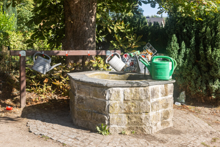 Quartier VI - Wassestelle mit Abraum
